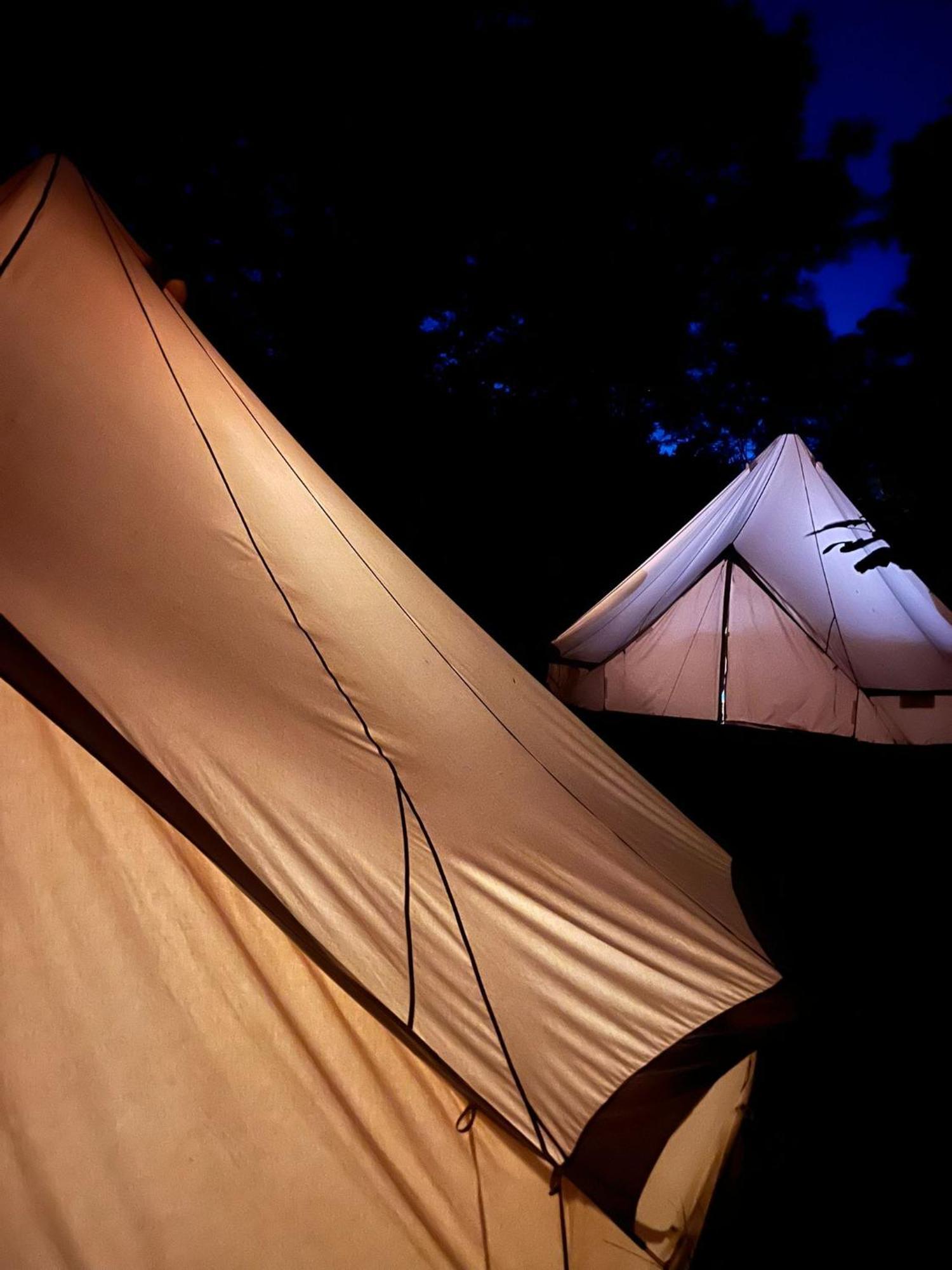 Le Travers Ajoux - Camping Gite Evenement 外观 照片